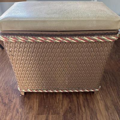 Vintage hamper