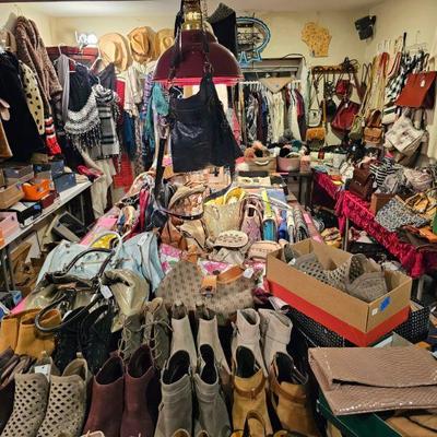 Big Picture!! Long Boot/Booties 8-8 1/2 -9 Many New in Boxes.Misc. Purses