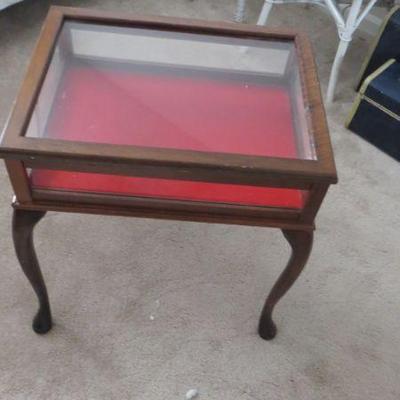 Nice display End Table