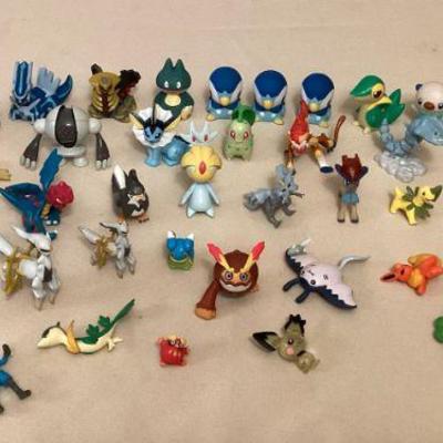 CCS143 Fifty PokÃ©mon Vinyl Mini Figures