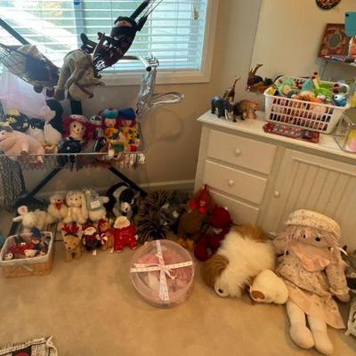 Toys, stuffed animals
