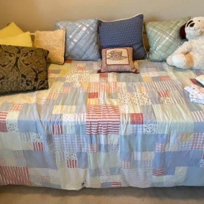 Twin trundle bed