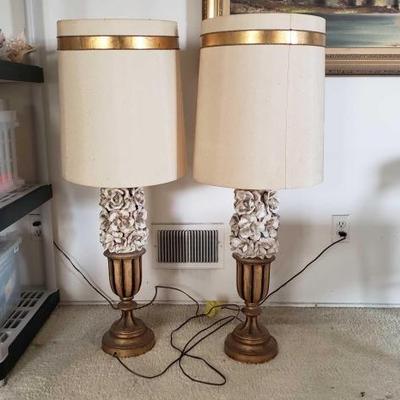 #2094 â€¢ 2 Vintage Lamps
