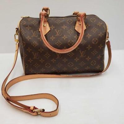 #842 â€¢ Not Authenticated!!! Louis Vuitton Purse
