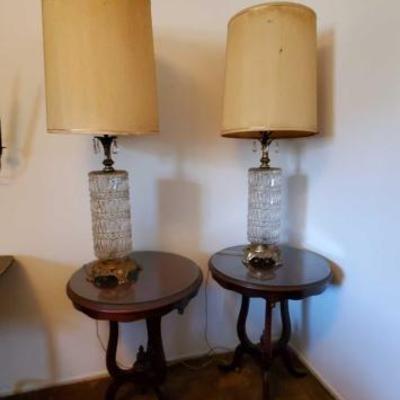 #13560 â€¢ 2 End Tables with Glass Tops and 2 Lamps
