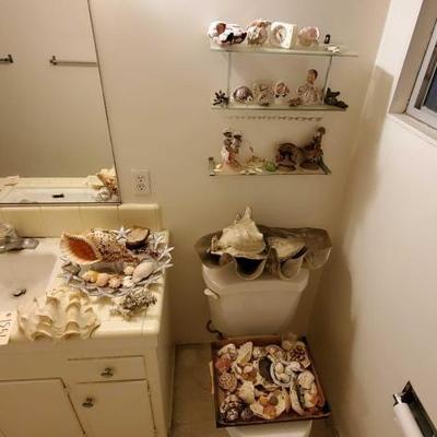 #2274 • Seashell and Nic Nacs