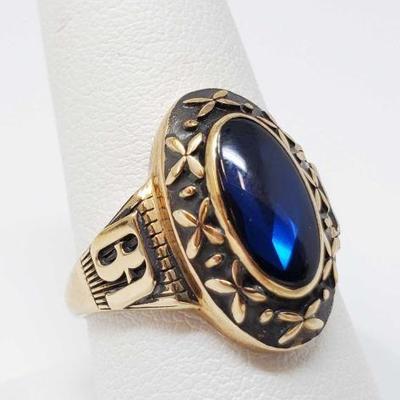 #712 • 10k Gold Ring With Stone, 8.8g