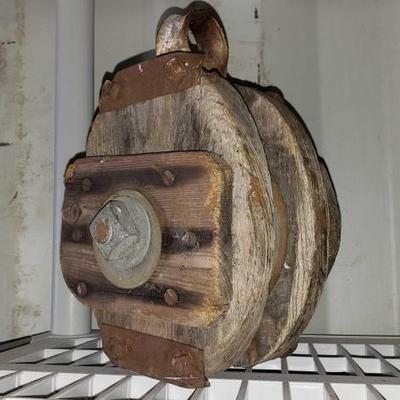 #12510 • Antique Pulley