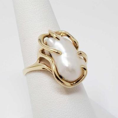 #672 • 14k Gold Ring With Pearl, 5.2g