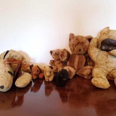 #8644 â€¢ 7 Vintage Stuffed Animals
