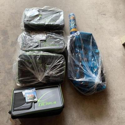 #12090 • 6 Soft Coolers And A Neat Sheet