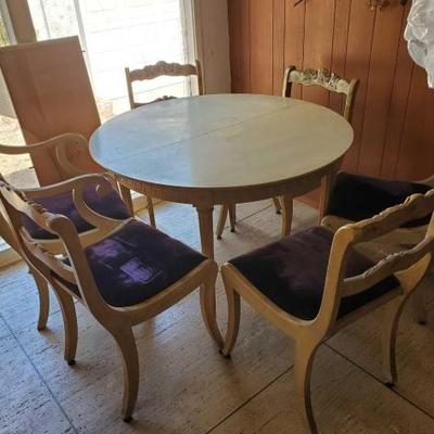 #13504 • Table, 6 Chairs, and 2 Leafs
