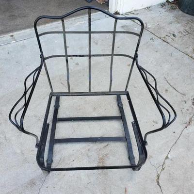 #2926 â€¢ Vintage Metal Chair Frame
