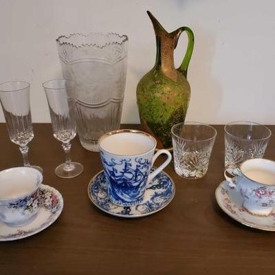 #8548 â€¢ Glass Vase, Champagne Glasses, Pitcher and More
