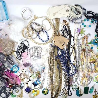 #824 • Costume Jewelry