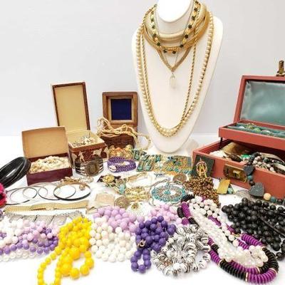 #805 • Costume Jewelry