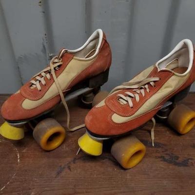 #8008 â€¢ Vintage Roller Skates
