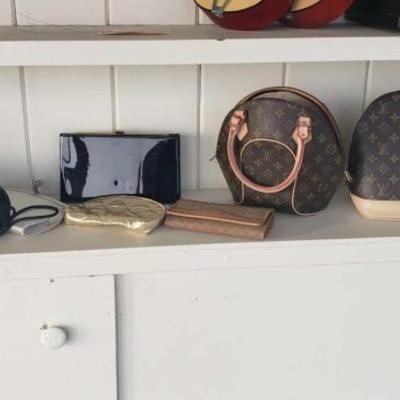 #2406 • 8 Purses and Wallets