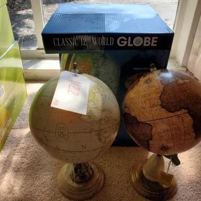 #12048 â€¢ 3 World Globes
