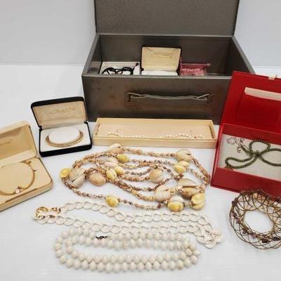 #828 • Costume Jewelry