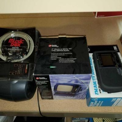 #10596 â€¢ 4 Radios, 1 Stereophone Receiver
