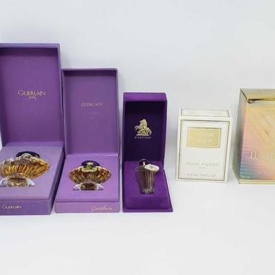 #589 • 5 Perfumes