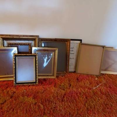 #8530 â€¢ 9 Picture Frames
