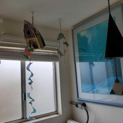 #10580 â€¢ 4 Windchimes 1 Piece Of Framed Artwork
