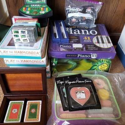 #12650 â€¢ Playing Cards, Chalk, Picture Frames, How to Play Piano. 4 Harmonica Sets, Virtual Casino, and More
