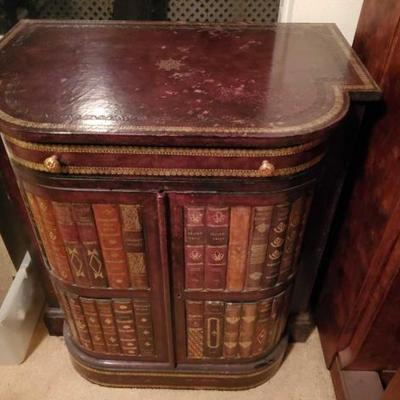 #14022 • Vintage Cabinet