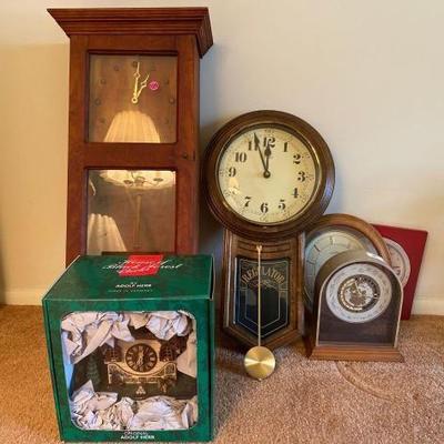 #12098 • Approx. 14 Clocks