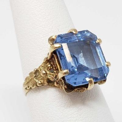 #544 • 14k Gold Ring With 4ct Stone, 4.6g
