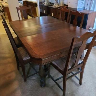 #14510 • Dinning Room Table With 6 Chairs