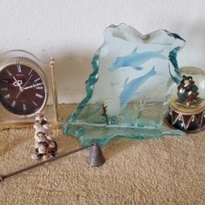 #9524 • Candle, Snow Globe, Seiko Quartz Clock, and More!
