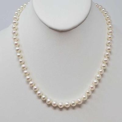#695 • Pearl Necklace with 14k Gold Clasp, 31.9g