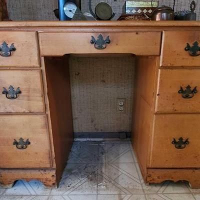 #13072 â€¢ Vintage Wooden Desk
