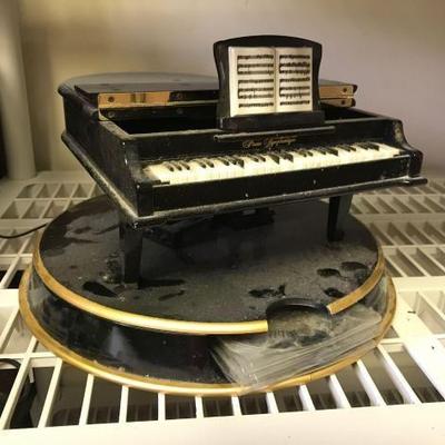 #2408 • Mr. Christmas Music Box
