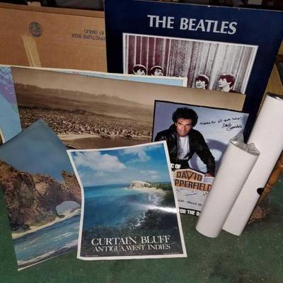 #8044 â€¢ 8 Wall Posters
