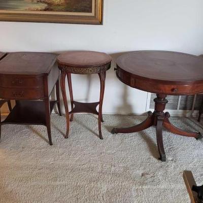 #2542 • 5 Mahogany End Tables