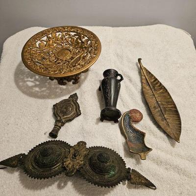 https://www.auctionninja.com/stress-free-estate-services-llc/sales/details/splendid-spencer-ma-estate-antiques-jewelry-art-fine-glass-and...