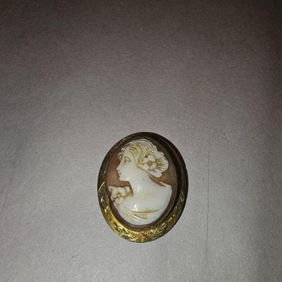 https://www.auctionninja.com/stress-free-estate-services-llc/sales/details/splendid-spencer-ma-estate-antiques-jewelry-art-fine-glass-and...
