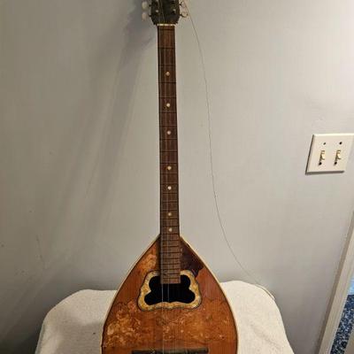 https://www.auctionninja.com/stress-free-estate-services-llc/sales/details/splendid-spencer-ma-estate-antiques-jewelry-art-fine-glass-and...