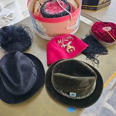 https://www.auctionninja.com/stress-free-estate-services-llc/sales/details/splendid-spencer-ma-estate-antiques-jewelry-art-fine-glass-and...