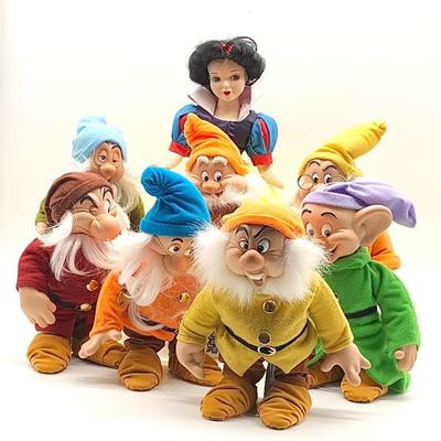 Walt Disneyâ€™s Limited Edition Snow White and the Seven Dwarfs Porcelain Doll Set. In the original shipping box, as new condition. Snow...