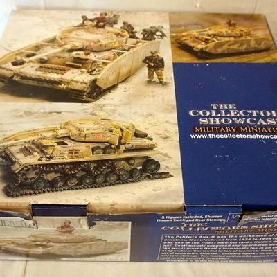 1118	COLLECTORS SHOWCASE WWII MINIATURE PZKFW IV AUS.G
