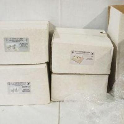 1300	LARGE LOT OF JG MINIATURES WWII MODELS BUILDINGS/ACCESSORIES
