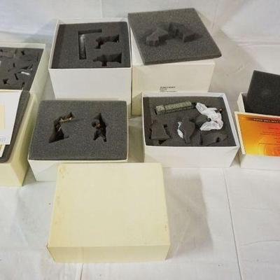 1305	CONTE MINIATURES WWII METAL SOLDIERS LOT OF 4 BOXED
