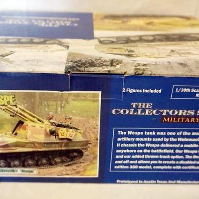 1121	COLLECTORS SHOWCASE WWII MINIATURE WEGPE TANK
