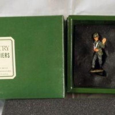 1144	KING & COUNTRY WWII METAL TOY SOLDIERS BOXED  
