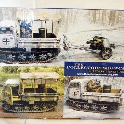 1131	COLLECTORS SHOWCASE WWII MINIATURE RAUPPENSCHLEPPER
